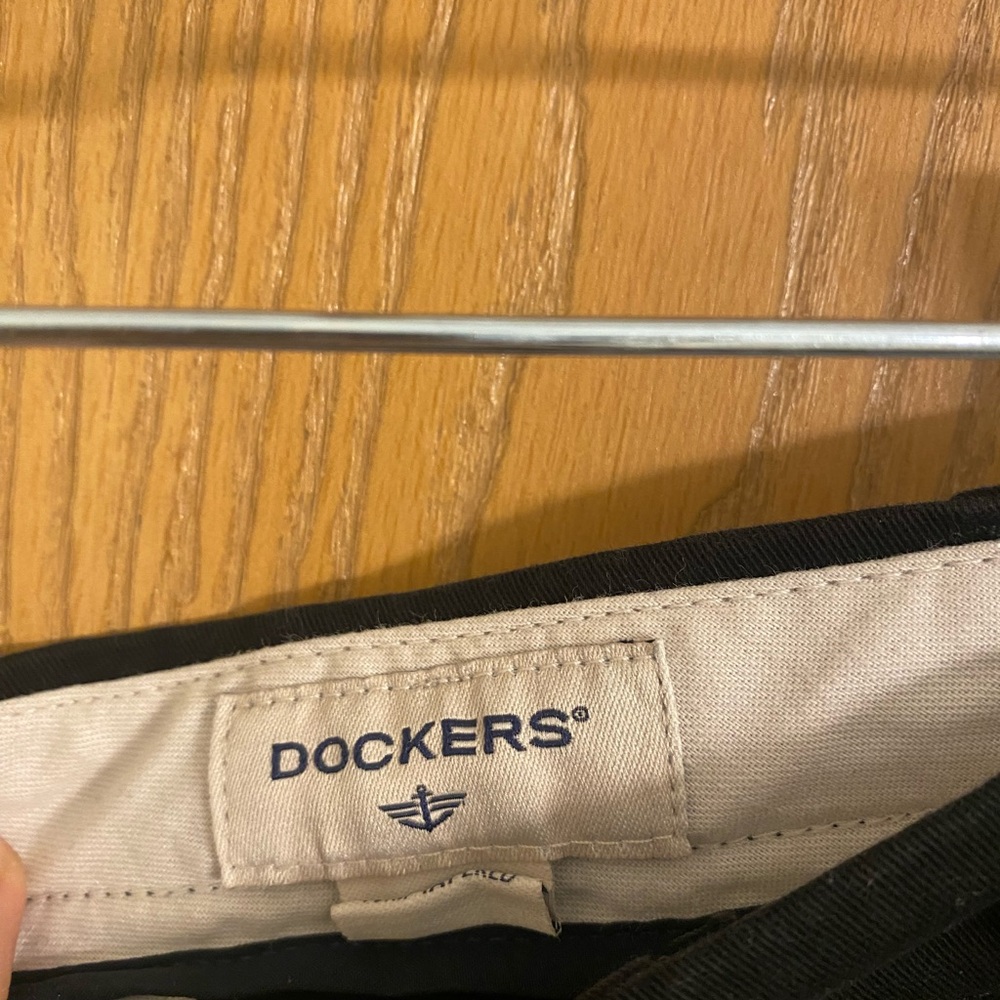 Dockers Black Chinos Soft Tapered Design Size 29x32 - Picture 3 of 6